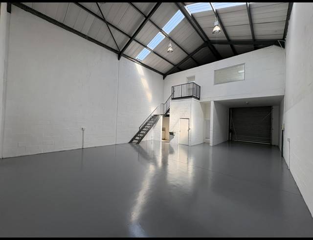 200M² WAREHOUSE TO LET IN ASLA PARK